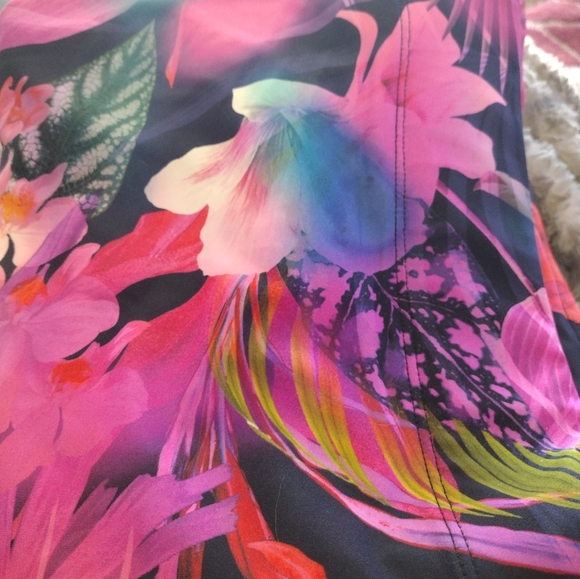 TORRID SWIM LEAFY RACERBACK TANKINI AND LEAFY HIGH RISE SHORTS SIZE 4 - Picture 6 of 13